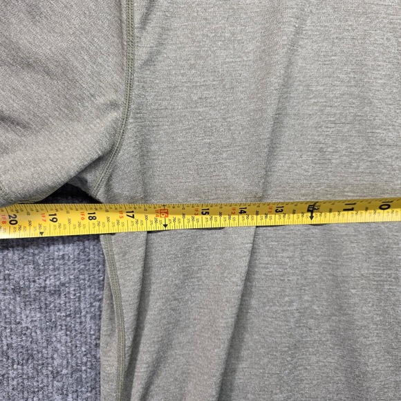 Vuori Men's Short Sleeve Pocket T Shirt Casual Athleisure Khaki - Picture 4 of 5